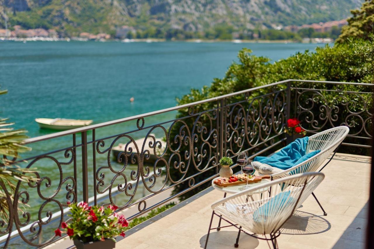 Apartment Aura With Sea View Kotor Dış mekan fotoğraf